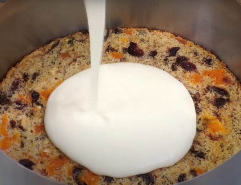 Домашний сметанный торт с курагой и черносливом. Вкусный, нежный и питательный