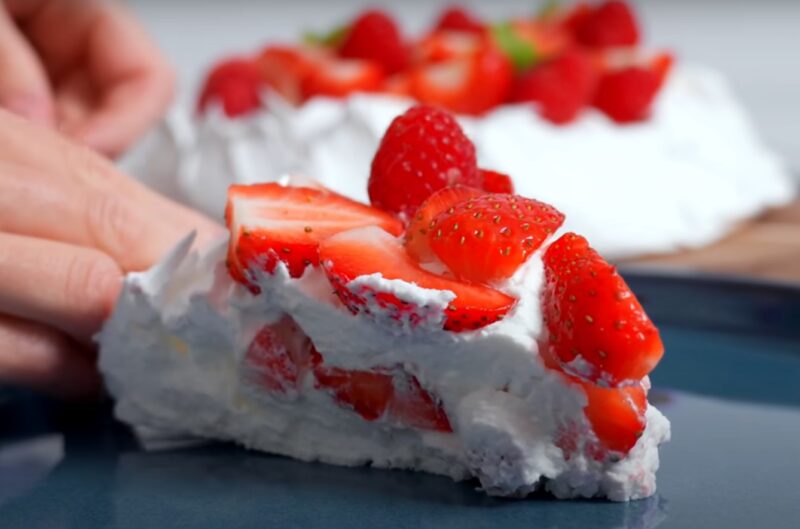 Самый нежный торт без муки. Торт "Павлова" - безе с клубникой