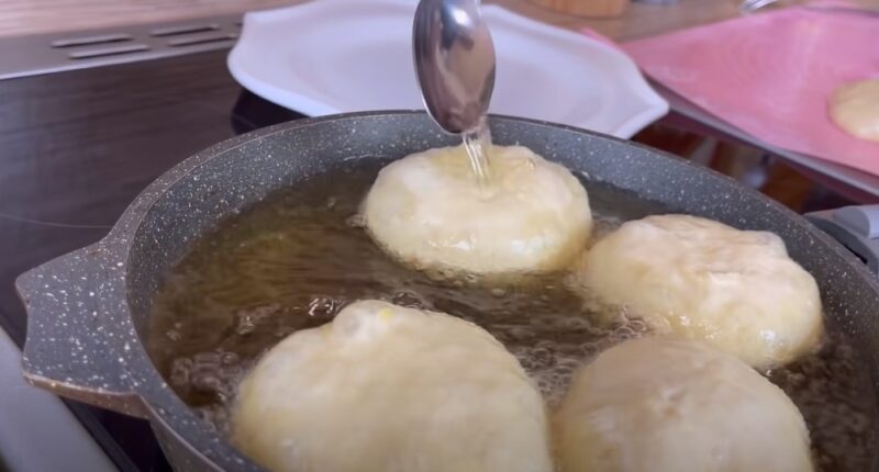 Пирожки больше не готовлю, беру обычную картошку. Пышки на сковороде: вкусно и просто