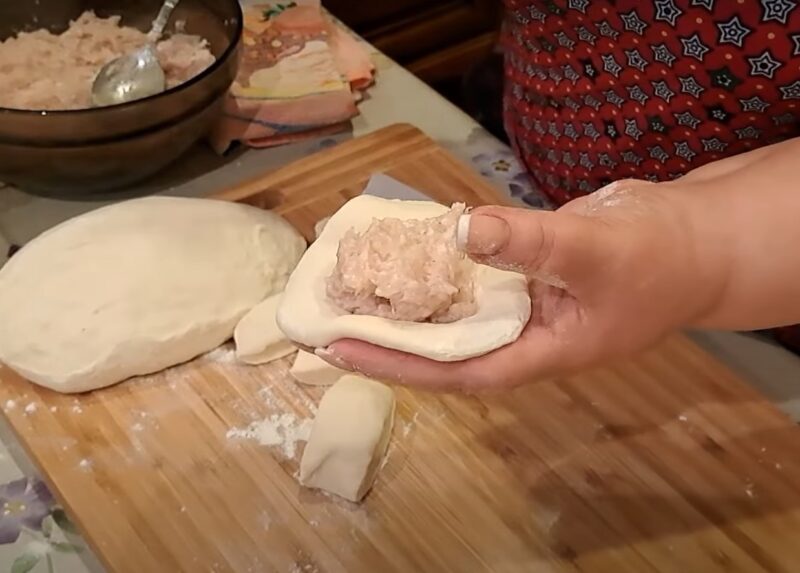 Быстрые и вкусные беляши: с мясной, сочной начинкой. Простой рецепт теста