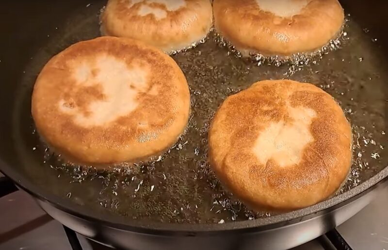 Быстрые и вкусные беляши: с мясной, сочной начинкой. Простой рецепт теста