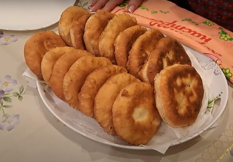 Быстрые и вкусные беляши: с мясной, сочной начинкой. Простой рецепт теста