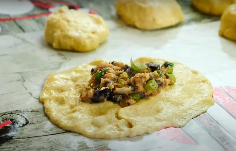 Пирожки хрустящие и очень вкусные. Готовлю быстро на сковороде